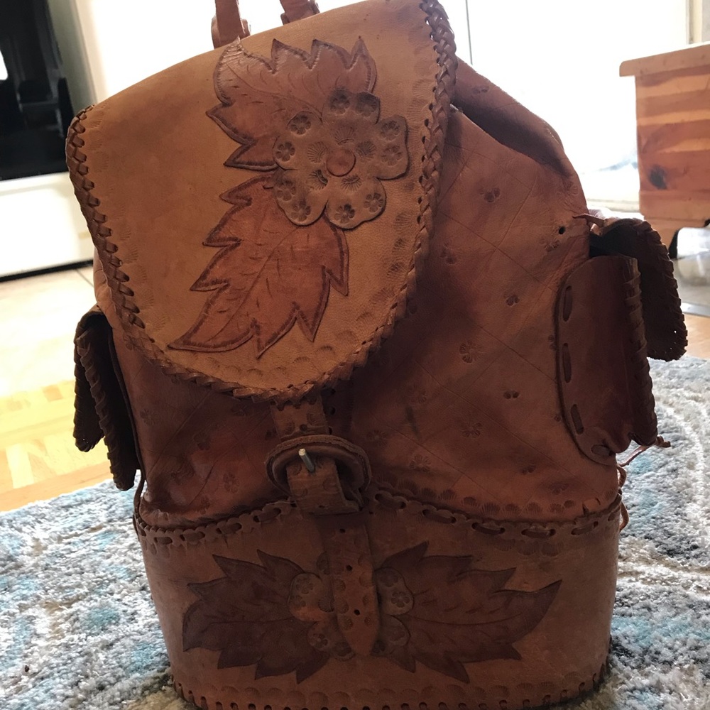 Leather backpack - Picture 4 of 8